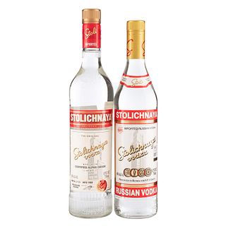 Stolichnaya. Vodka Genuine. Moscú. Rusia. Piezas: 2. En presentaciónde 750 ml.