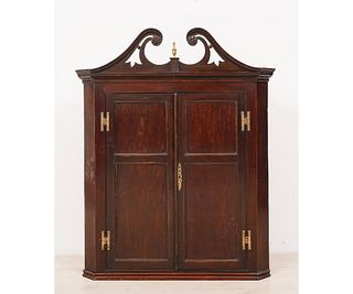 CHIPPENDALE STYLE HANGING CABINET