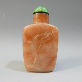 ANTIQUE CHINESE CARVED AGATE SNUFF BOTTLE - 18TH CENTURY