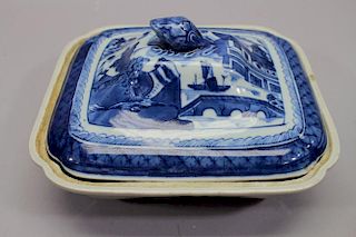 Chinese Export Blue/White Covered Dish