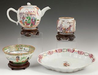Group of Four Pieces of Chinese Porcelain, 19th c.