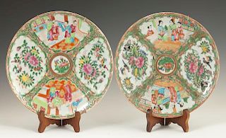 Pair of Chinese Rose Medallion Export Porcelain Pl