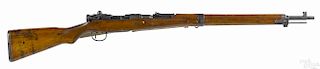 Japanese Arisaka Type 99 military rifle, 7.7 mm, with an intact mum and a 26'' round barrel