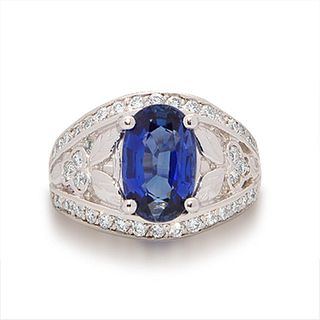 18K GOLD 4.0 CTTW SAPPHIRE RING WITH DIAMONDS