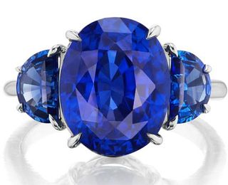 18K GOLD 12.0CTTW MAGNIFICENT OVAL SAPPHIRE RING