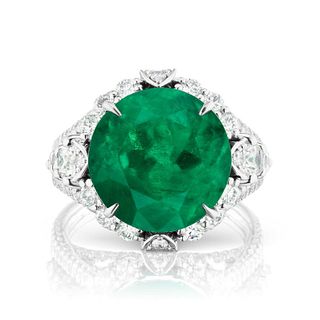 COLOMBIAN EMERALD AND DIAMOND RING