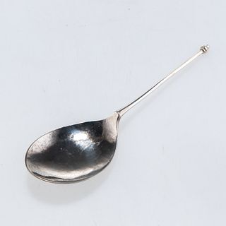 AN UNASCRIBED LATE MEDIAEVAL SILVER DIAMOND POINT SPOON UNMARKED, CIRCA 1450
