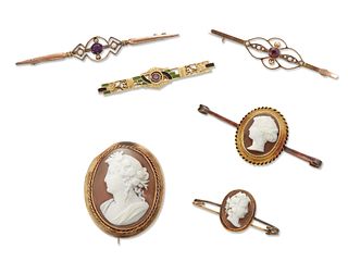 A GROUP OF VICTORIAN AND LATER BROOCHES