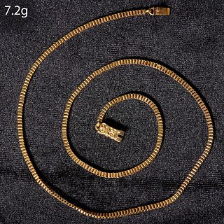AN ANTIQUE FANCY LINK. with a decorated clasp. L 42 cm. 7.2 grams. 