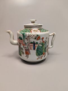 Jiaqing-Style Famille Verte Porcelain Teapot
