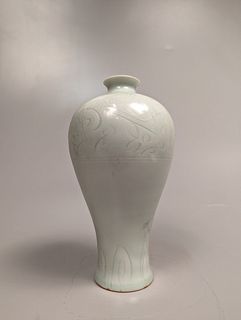 Yingqing Porcelain Meiping Vase