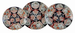 Nest of Three Imari Shallow Dishes