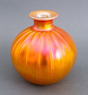 Quezal Iridescent Art Glass Lobed Vase, 1920s
