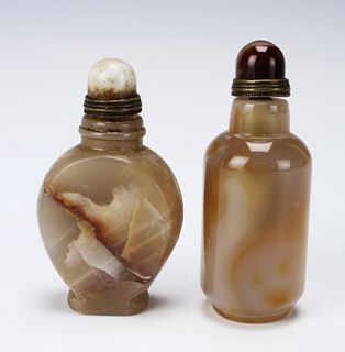 TWO AGATE SNUFF BOTTLES 