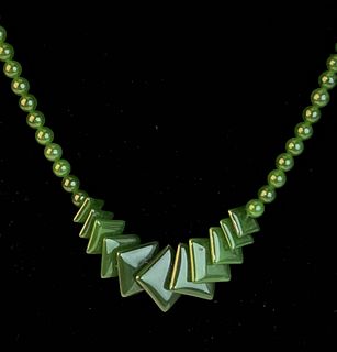 GREEN SQUARE JADE BEAD NECKLACE