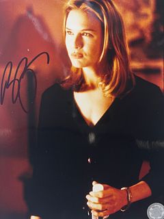Renee Zellwegger signed photo. GFA authenticated