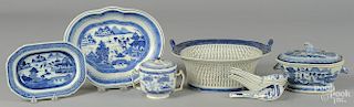 Chinese export blue and white porcelain, 19th c., to include a reticulated basket