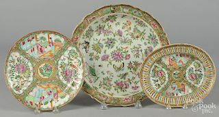 Chinese export porcelain famille rose scalloped edge charger, 19th c., 12 3/4'' dia.