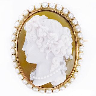 Antique Carved Agate, Pearl and 18 Karat Yellow Gold Cameo Brooch