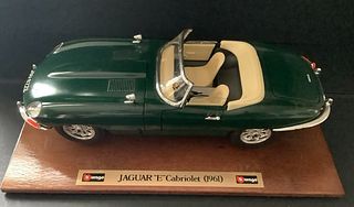 BURAGO GREEN 1961 JAGUAR E CBARIOL150ET 10.25 INCH WITH BASE MAD IN ITALY 