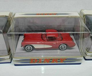 DINKY VEHICLE Chevrolet Corvette red with box