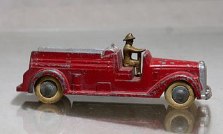 Tootsietoy Firefighter Truck with driver 4 5/16in 1940