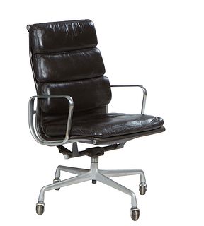 Herman Miller Aluminium Swivel Chair, 20th c., upholstered in black leather, H.- 38 3/4 in., W.- 22 1/2 in., D.- 24 in.