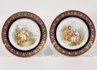 PAIR OF FRENCH SEVRES CABINET PLATES, SIGNED