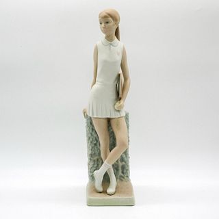 Tennis Player Girl 1014798 - Lladro Porcelain Figurine