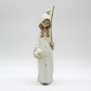Girl With Basket 1014678 - Lladro Porcelain Figurine