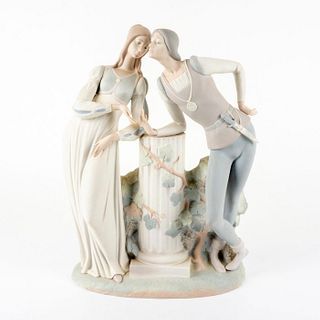 Romeo And Juliet 1014750 - Lladro Porcelain Figurine