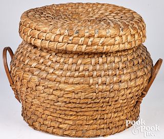 Pennsylvania rye straw lidded basket, 19th c.
