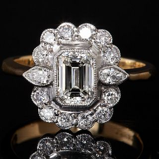 IMPRESSIVE DIAMOND CLUSTER RING