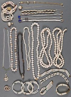 A LARGE COLLECTION OF CULTURED PEARL NECKWARE