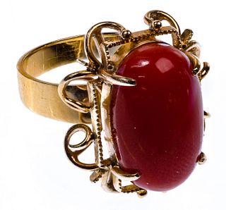 18k Yellow Gold and Coral Ring