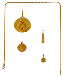 18k Yellow Gold Necklace and Pendant Assortment