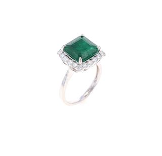 Emerald VS2 Diamond & 18k White Gold Ring