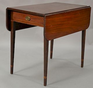 Federal mahogany drop leaf Pembroke table with drawer and inlay set on square tapered legs. ht. 29in., top closed: 19" x 33",