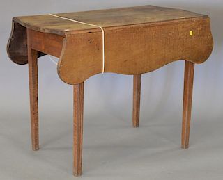 Chippendale cherry Pembroke drop leaf table with shaped top and leaves set on molded legs, circa 1760 (crack in top). ht. 27i