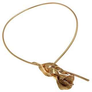 Calla Lily Choker Necklace in 18 Karat Yellow Gold With Diamonds