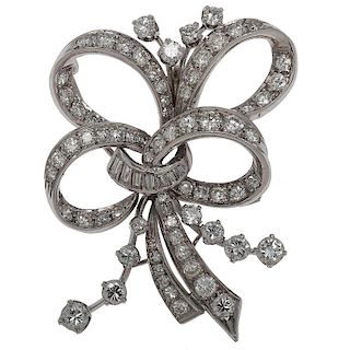 Ribbon Brooch in Platinum with Diamonds