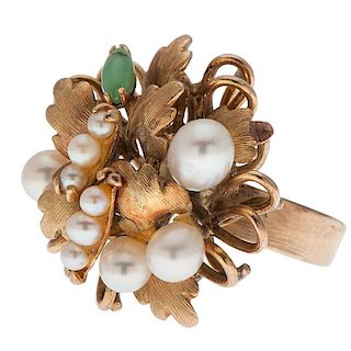 Pearl and Jade Ring in 18 Karat Yellow Gold