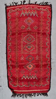 Vintage Moroccan Rug: 4'8'' x 8'10'' (142 x 269 cm)