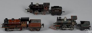 Three O Gauge train engines and tenders, lithographed tin clockwork group