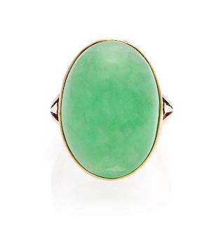 A Vintage Yellow Gold and Jade Ring, 5.80 dwts.
