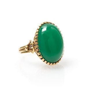 A Yellow Gold and Chrysoprase Ring, 4.30 dwts.