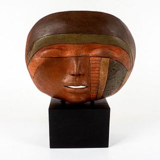 Loyda Molina (Spanish, b.1922) Refractory Clay Head Figure