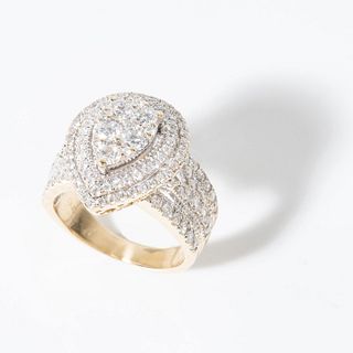 Size 6.5, 3.10 ct TWT, Diamond and Gold Ring