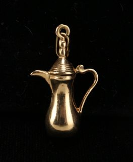 GOLD CHARM PENDANT OF AN ARABIAN COFFEE POT
