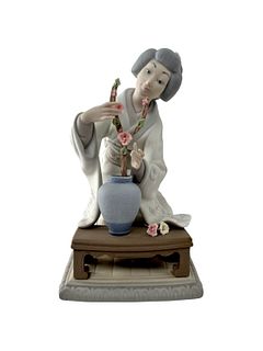VINTAGE LLADRO Figurine: 4840 Oriental Girl